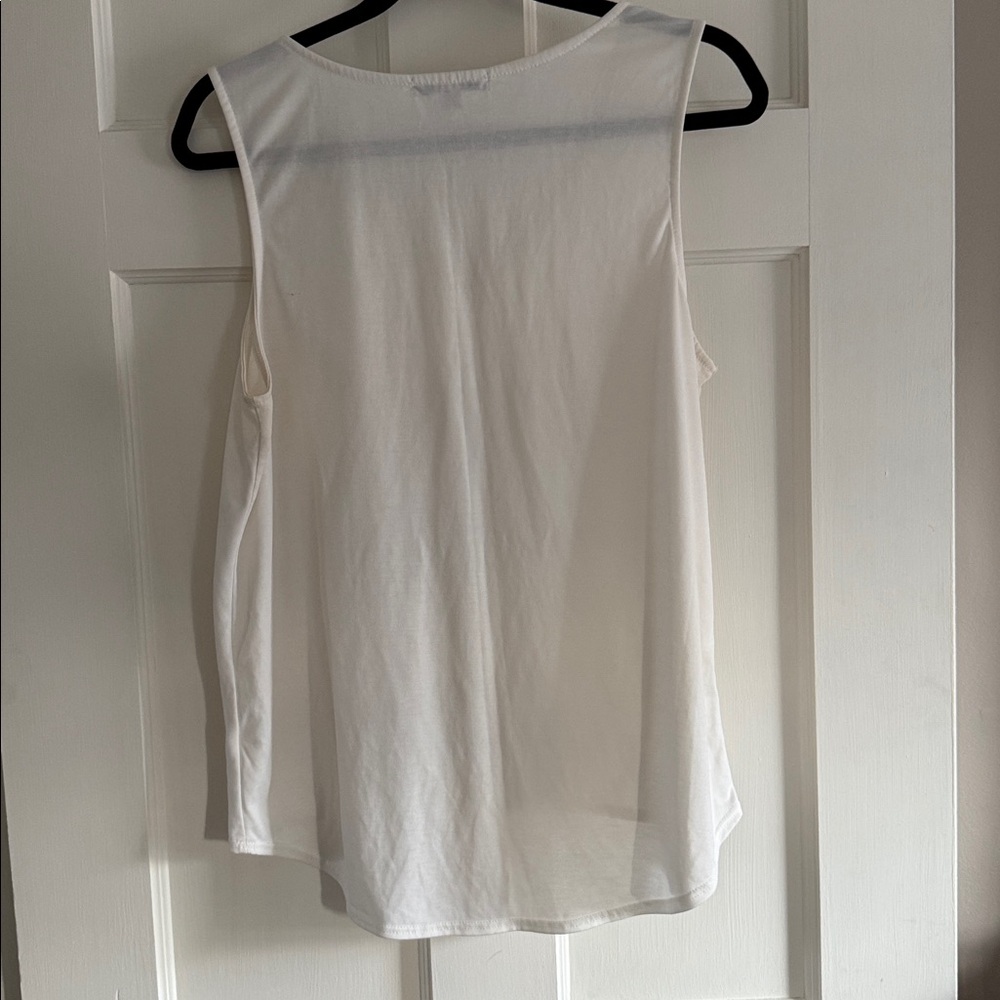 🌿 Green Envelope cream colored sleeveless tie front top. Size L. - Picture 2 of 5